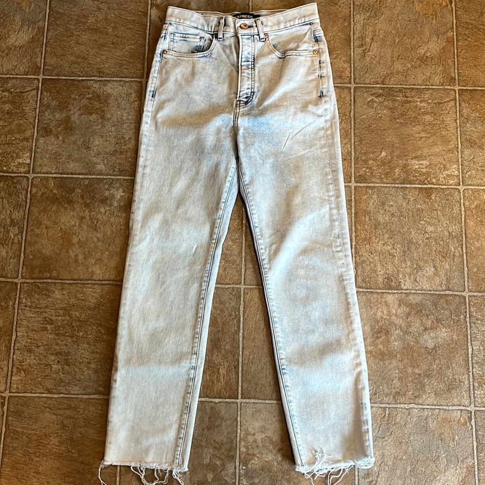 Express Distressed Jeans. Slim Ankle. Size 4